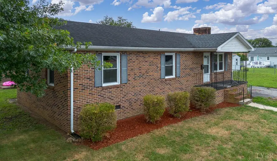 674 E 14th Street, Buena Vista, VA 24416 - #3