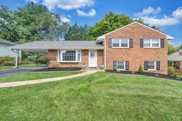 3431 Ashmeade Drive, Roanoke, VA 24018