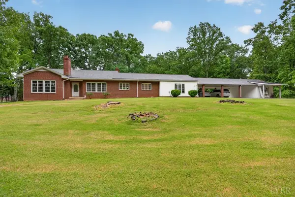 111 Oaklawn Terrace, Gretna, VA 24557