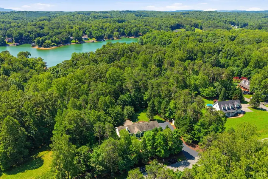 2340 Lakewood Forest Road, Moneta, VA 24121 - #2