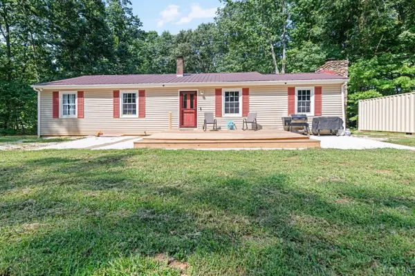 7401 Red House Rd, Appomattox, VA 24522