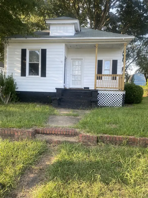 170 Charlotte Ave, Chesterfield, VA 23834