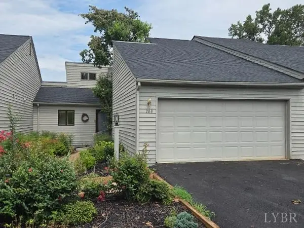 208 Shaker Lane, Forest, VA 24551