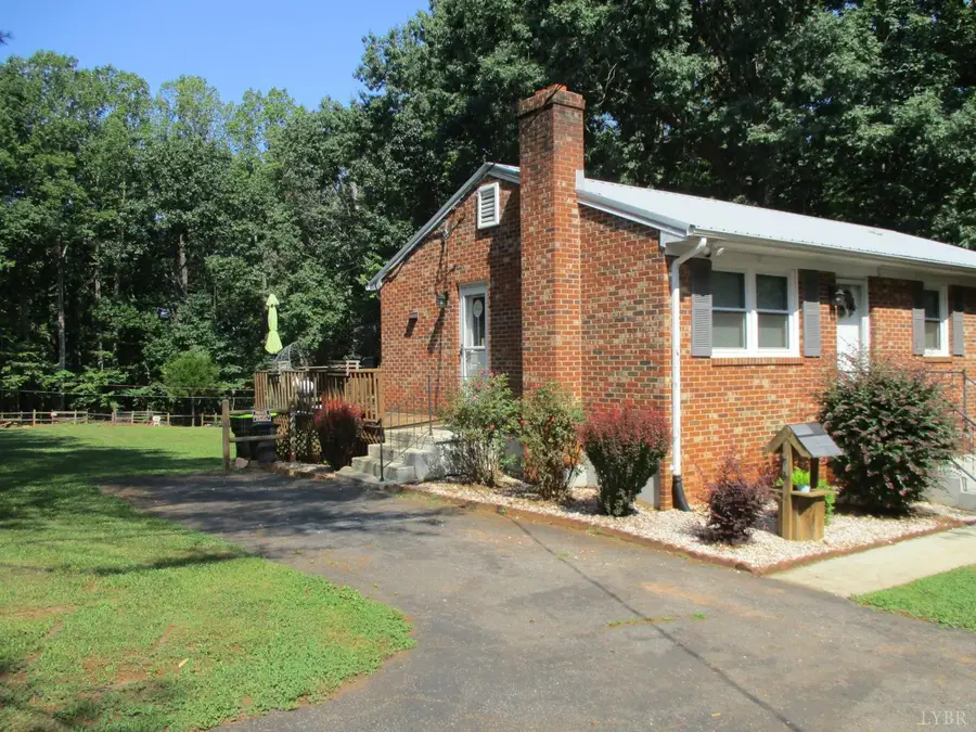 862 Izaak Walton, Amherst, VA 24521 - #2