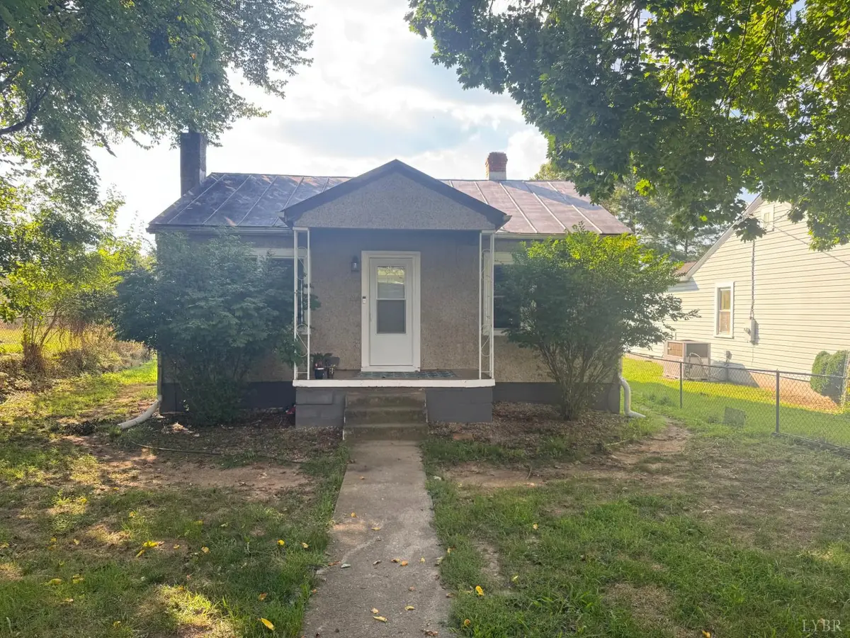 2225 Pine Avenue, Buena Vista, VA 24416 - #1