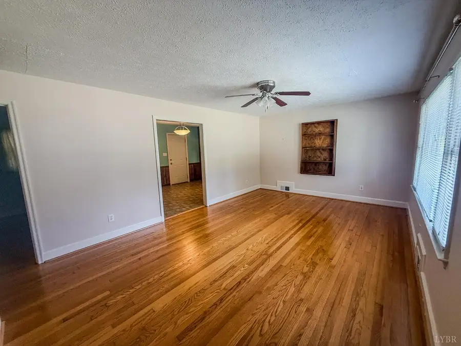 304 School Road, Hurt, VA 24563 - #2