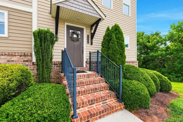 1232 Commonwealth Circle, Forest, VA 24551