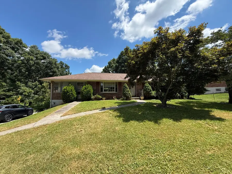 421 Woodland Circle, Lynchburg, VA 24502 - #2