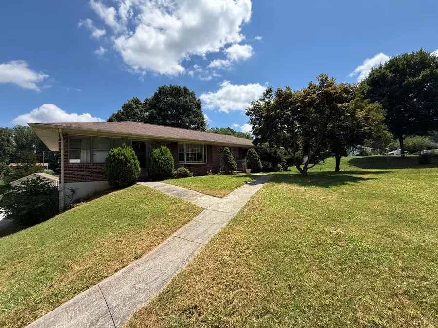 421 Woodland Circle, Lynchburg, VA 24502 - #3