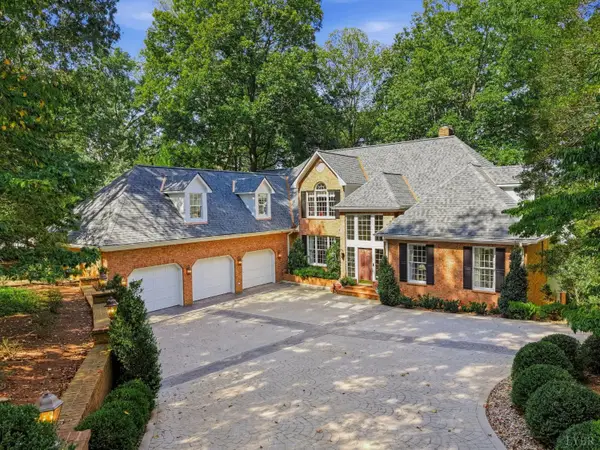 805 Ivy Lake Drive, Forest, VA 24551