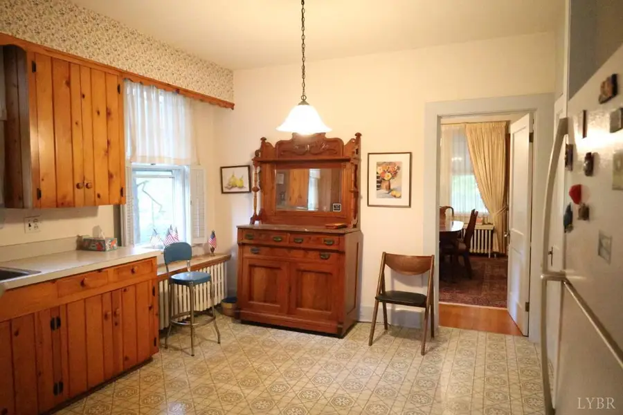 809 Oak Street, Bedford, VA 24523 - #3