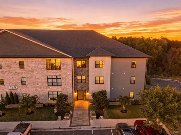 1300 Stoney Ridge Boulevard #108, Forest, VA 24551