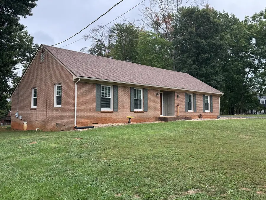 221 Oakland Drive, Madison Heights, VA 24572 - #3