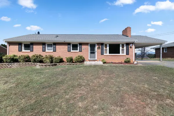 1204 W Hill Drive, Bedford, VA 24523