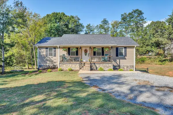 2358 Twin Lake Dr, Bedford, VA 24523
