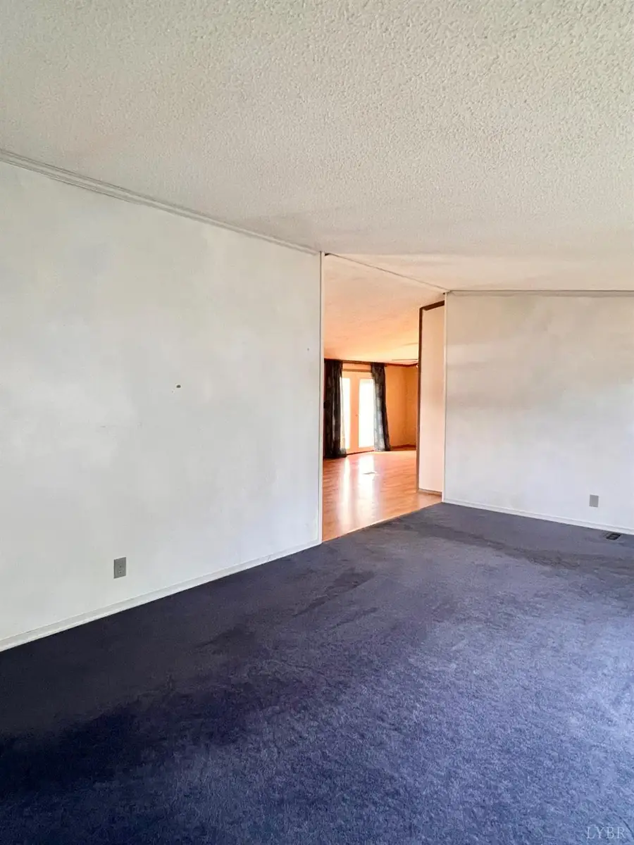 142 Farmdale Dr, Madison Heights, VA 24572 - #3