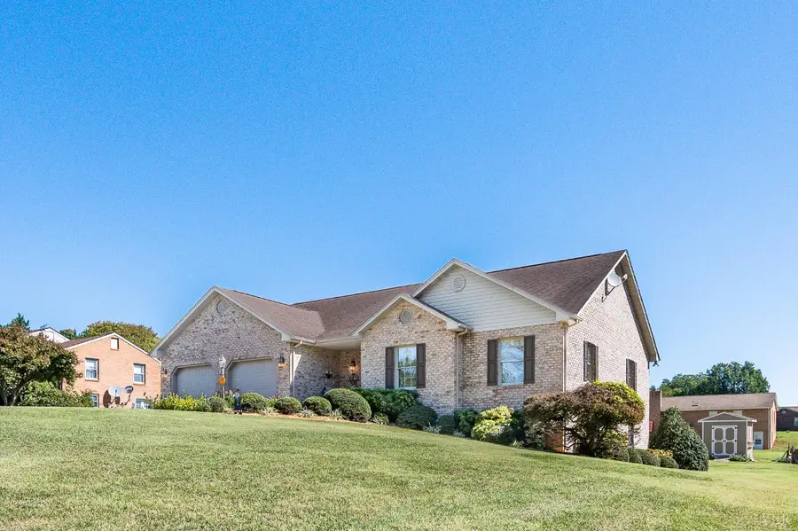 1704 Wycliffe Street, Bedford, VA 24523 - #2