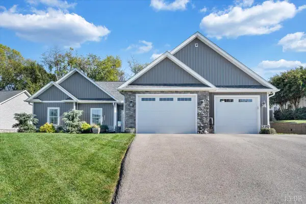 1326 Johnsbury Court, Roanoke, VA 24019