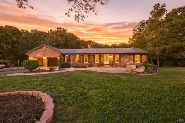303 Penuel Ln, Altavista, VA 24517