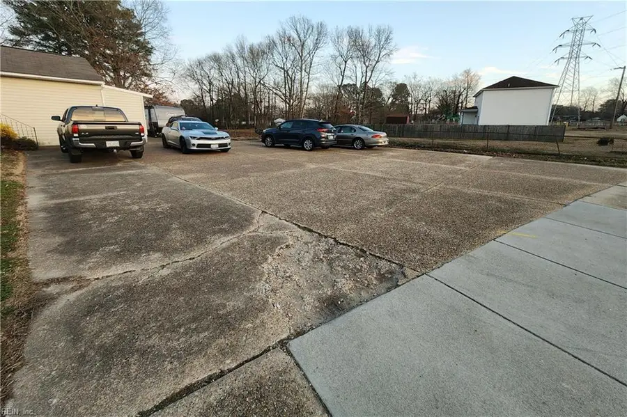 684 Harpersville Road, Newport News, VA 23601 - Image #3