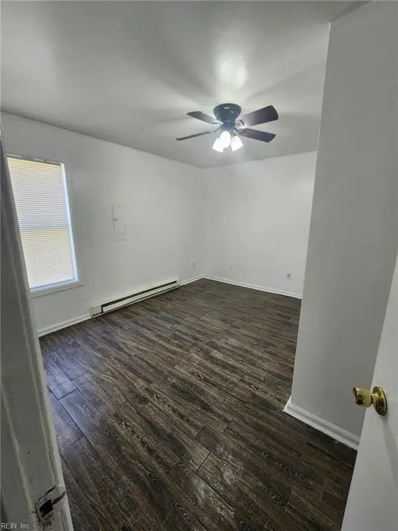 1215 Hoover Avenue, Chesapeake, VA 23324 - Image #3