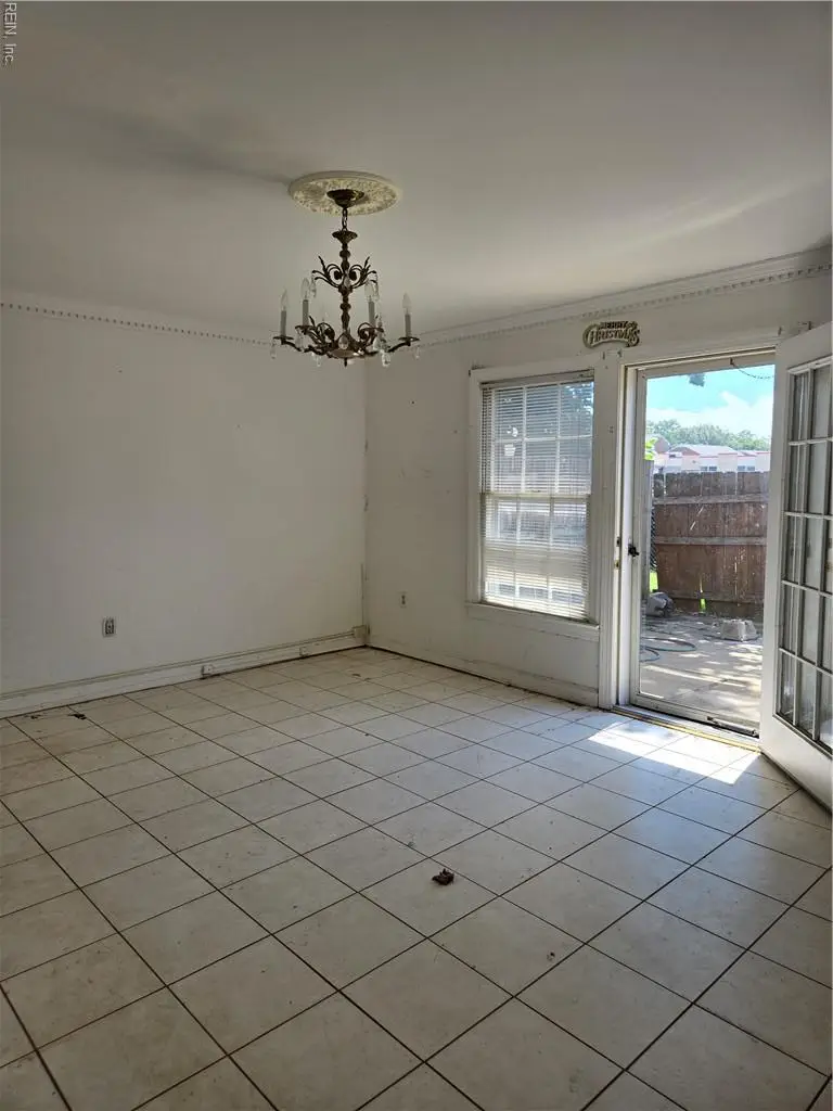 4 Towne Square Drive, Newport News, VA 23607 - Image #2