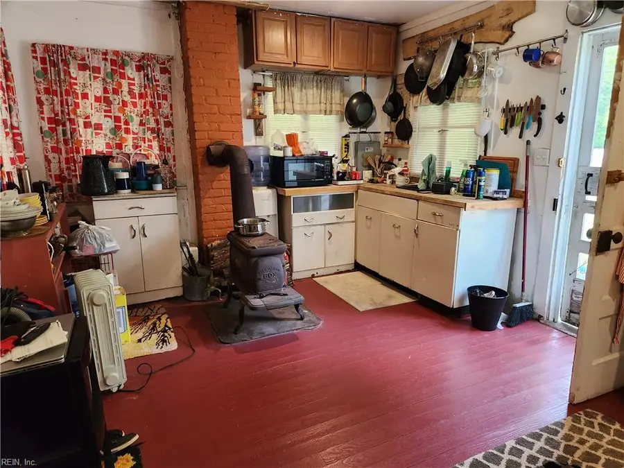 168 N County Drive, Wakefield, VA 23888 - Image #2