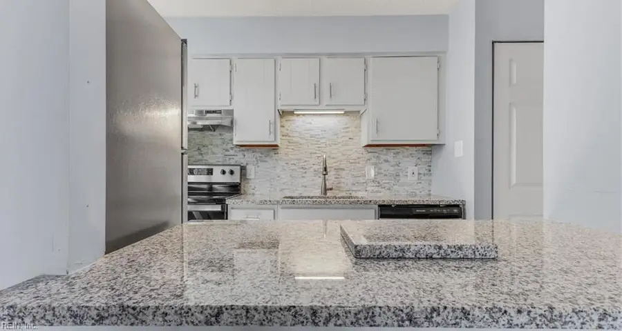 737 W Ocean View Avenue #A, Norfolk, VA 23503 - Image #2