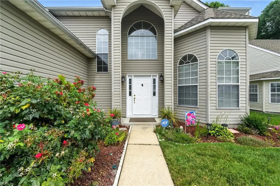 877 Holbrook Drive, Newport News, VA 23602 - Image #3