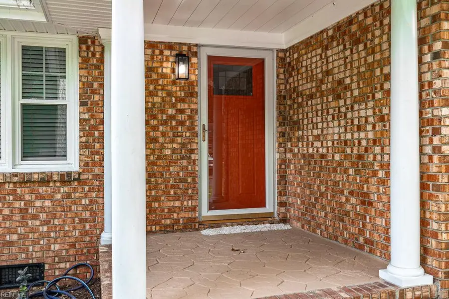 817 Englewood Drive, Chesapeake, VA 23320 - Image #3