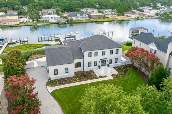 2021 Thomas Bishop Lane, Virginia Beach, VA 23454