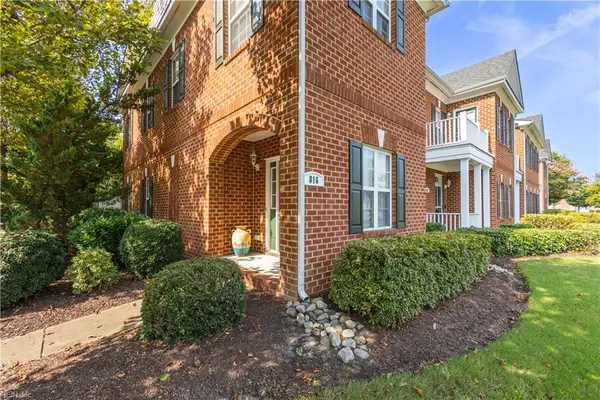 816 Great Marsh Avenue, Chesapeake, VA 23320