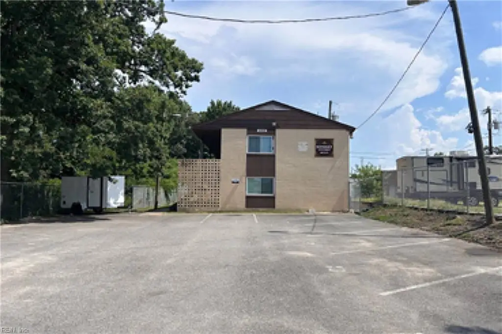 600 74th Street #12, Newport News, VA 23605 - Image #1