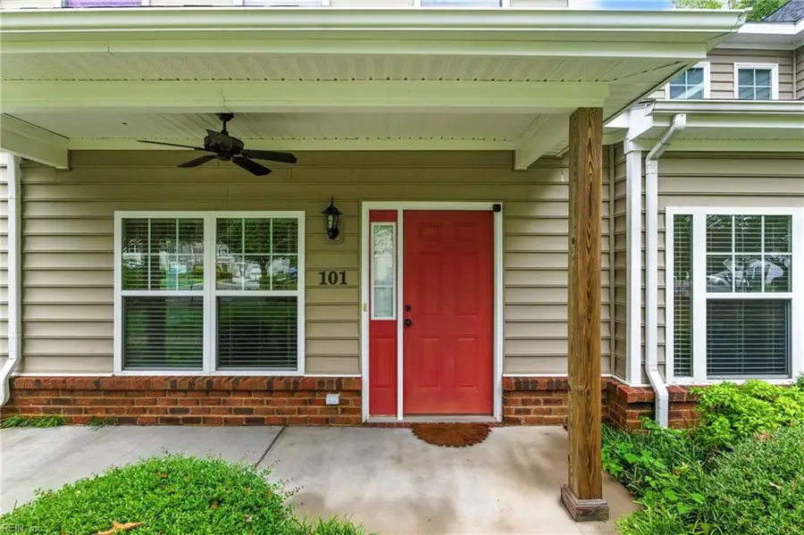 101 Lakeview Cove, Smithfield, VA 23430 - Image #3