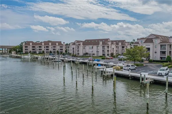 405 Harbour Point Point #305, Virginia Beach, VA 23451