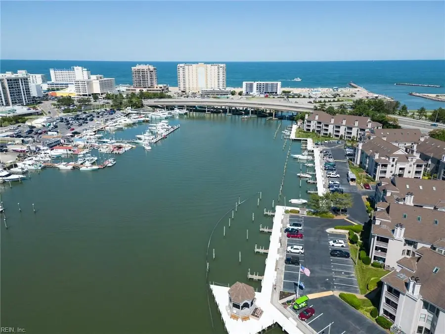 405 Harbour Point Point #305, Virginia Beach, VA 23451 - Image #3
