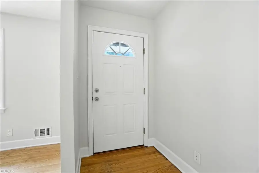 307 Mayflower Road, Portsmouth, VA 23701 - Image #2