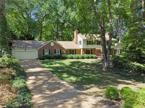 7 Woodlake Circle, Newport News, VA 23606