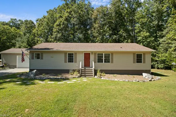 320 Grand Villa Drive, Weems, VA 22576