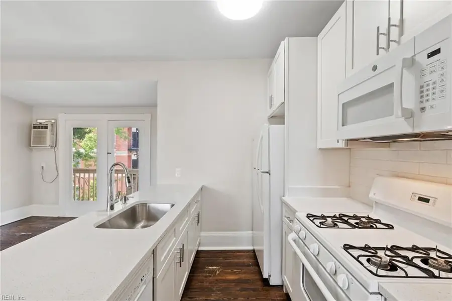 407 Warren Crescent #4, Norfolk, VA 23507 - Image #2