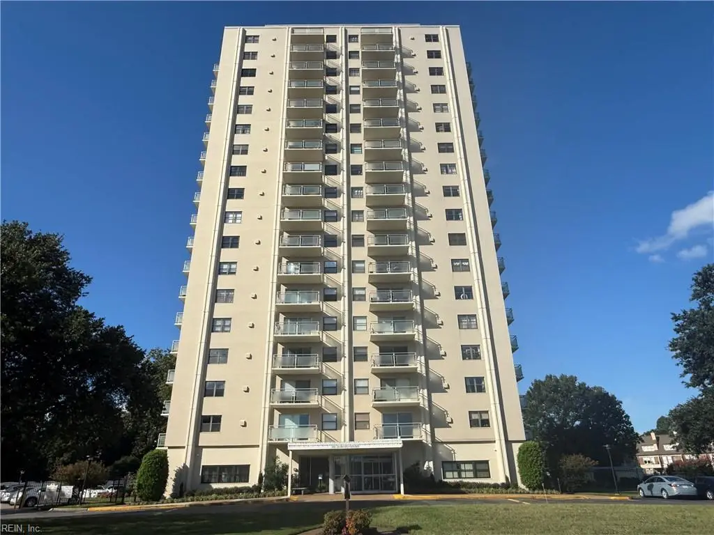 1 Crawford Circle #1702, Portsmouth, VA 23704 - Image #1