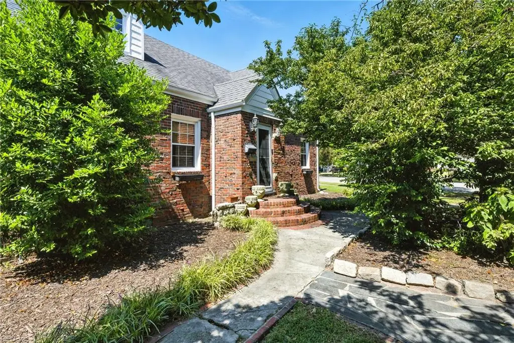 1141 Jamestown Crescent, Norfolk, VA 23508 - Image #1