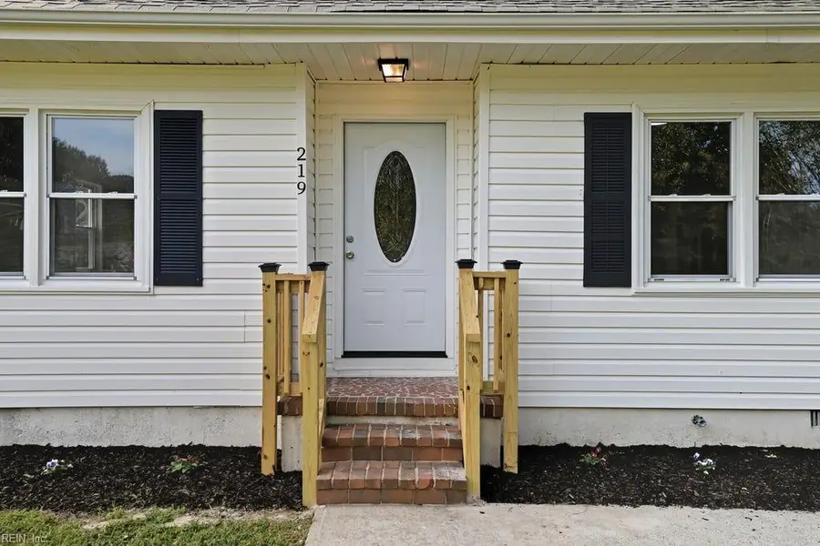 219 Smith Drive, Smithfield, VA 23430 - Image #2