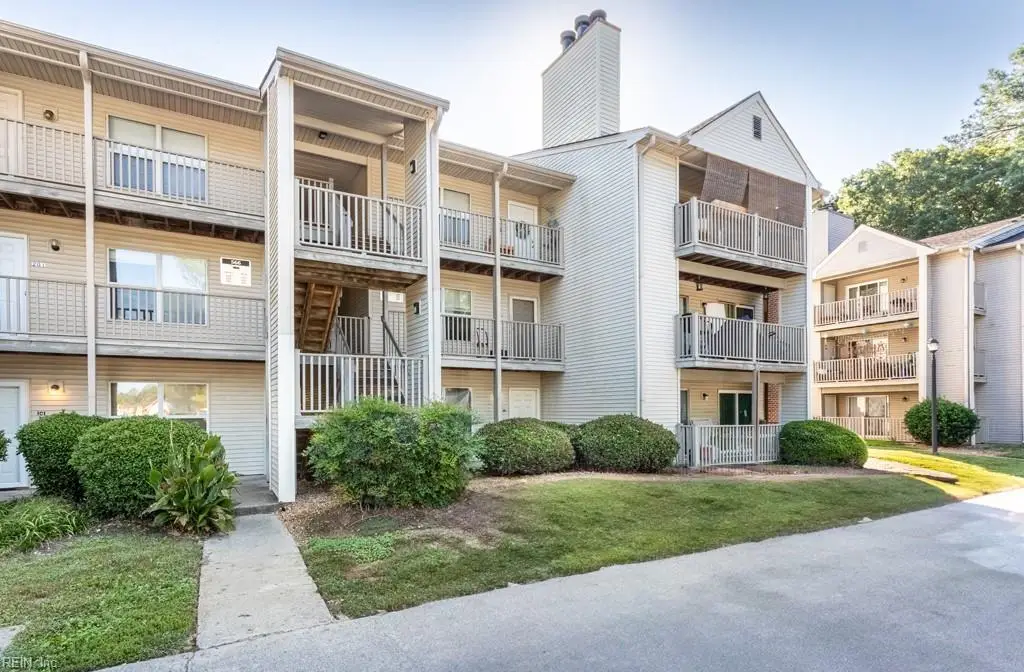 564 Candle Lane #302, Newport News, VA 23608 - Image #1