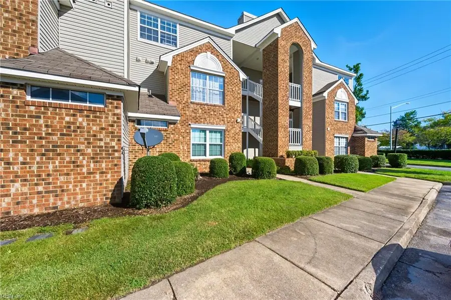 4165 Laurel Green Circle, Virginia Beach, VA 23456 - Image #2