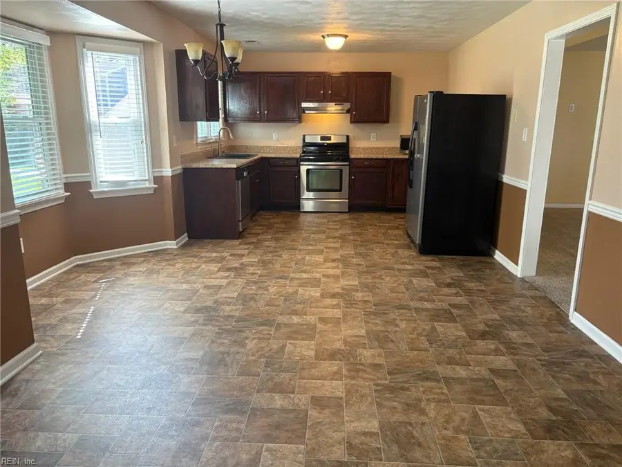 805 Glen Oak Cove, Chesapeake, VA 23323 - Image #2