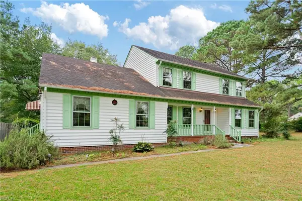 341 Hickory Road E, Chesapeake, VA 23322