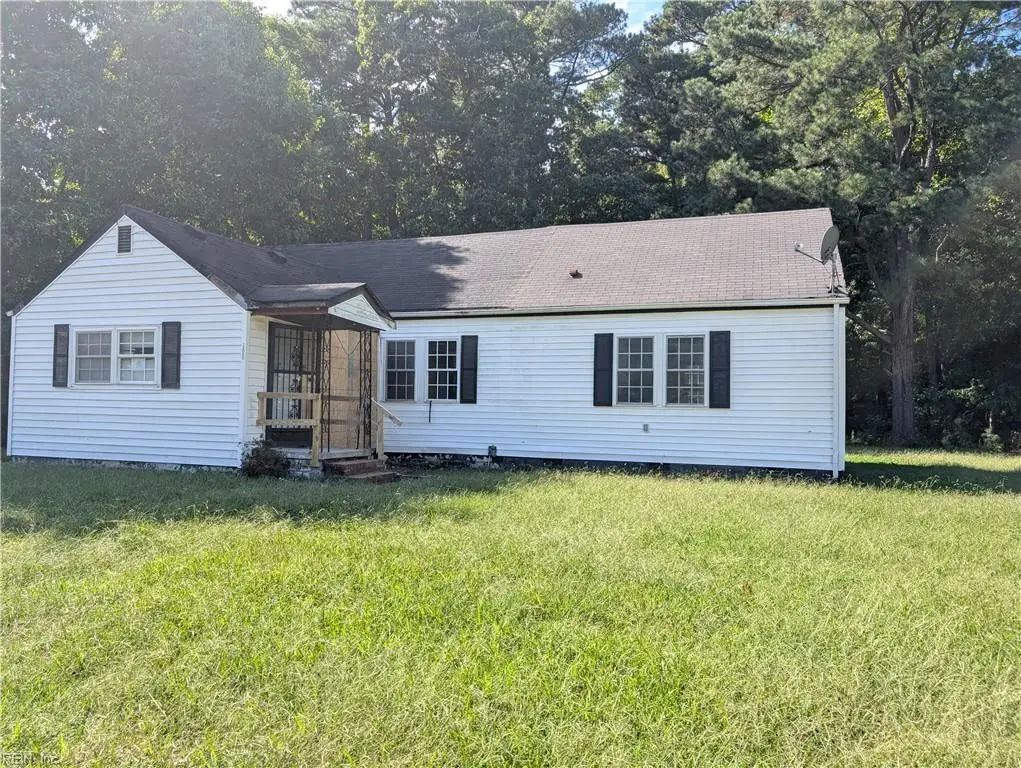 12050 Greenbrier Lane, Smithfield, VA 23430 - Image #1