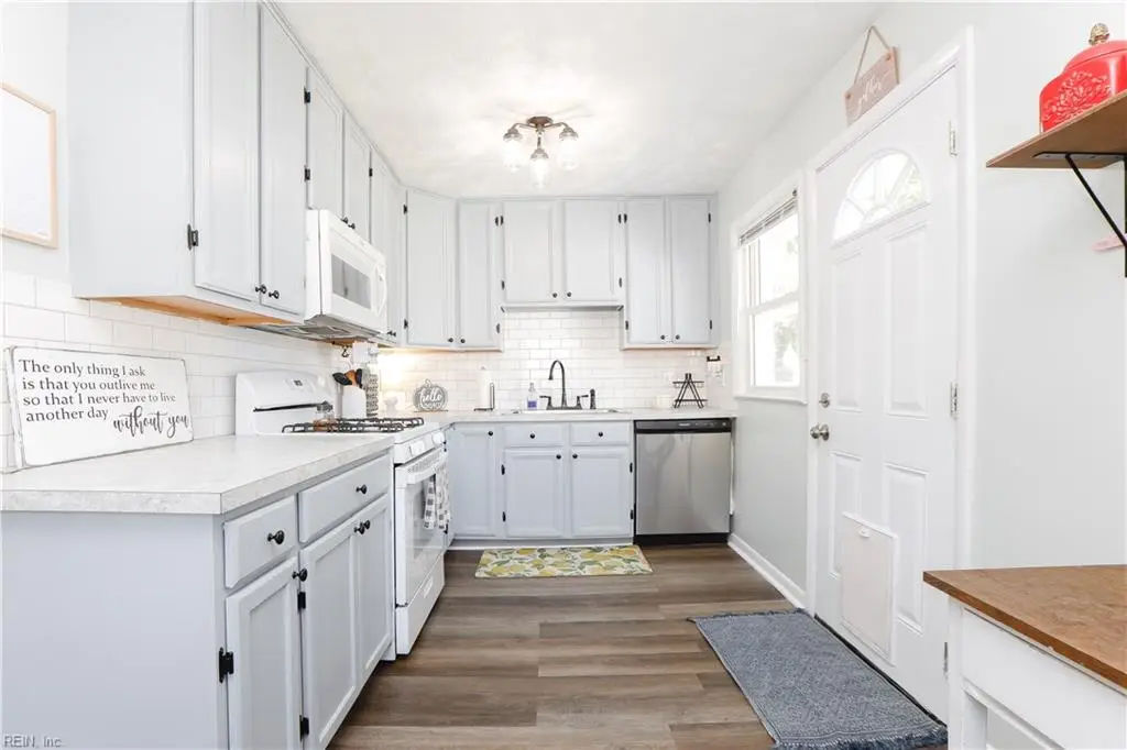 424 Hunlac Avenue, Hampton, VA 23664 - Image #1