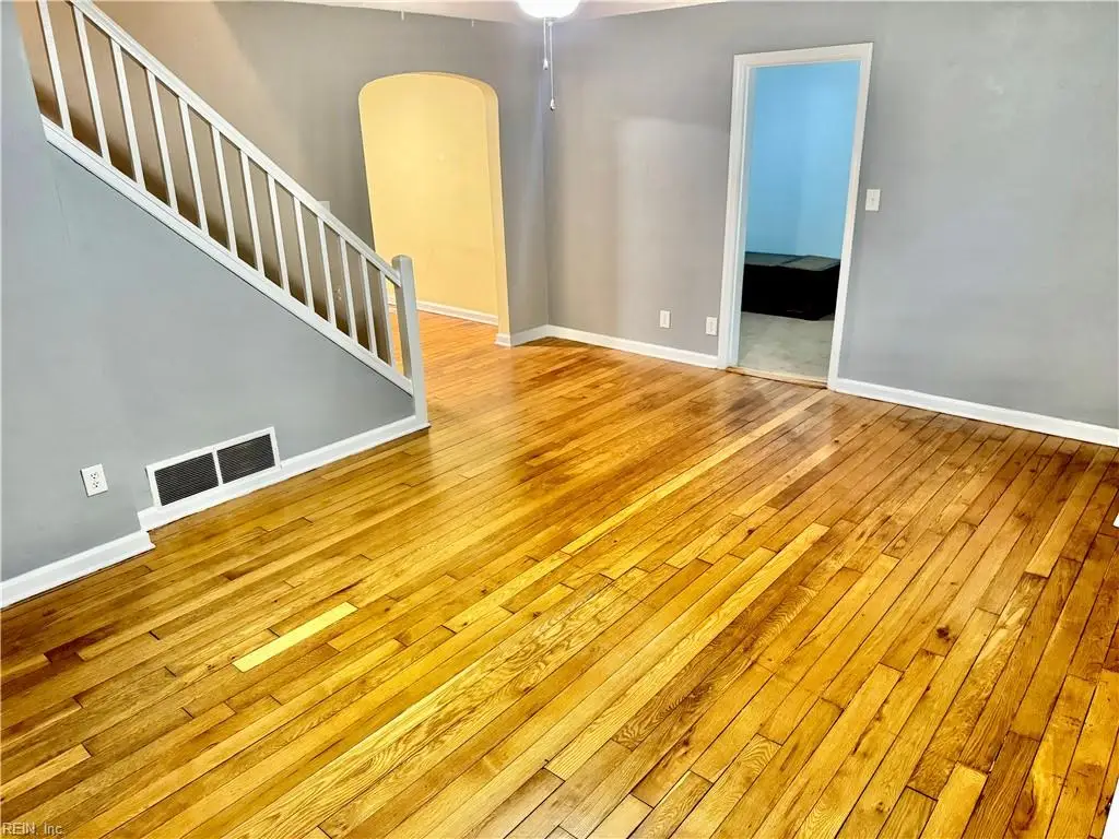 8010 W Glen Road, Norfolk, VA 23505 - Image #1